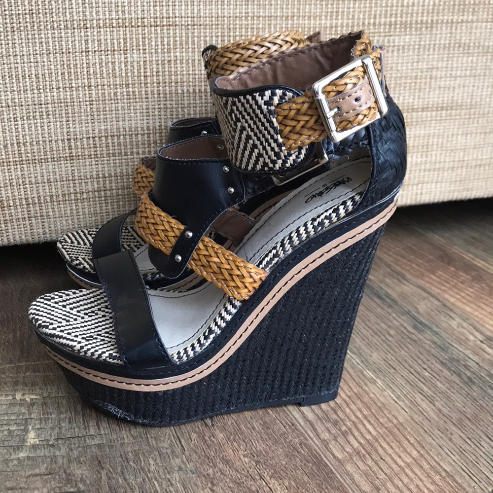 Mossimo Wedges Size 5 1/2